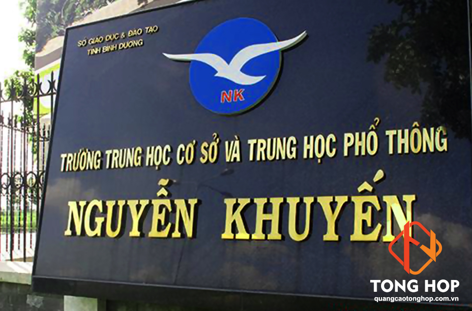 bang hieu truong hoc nguyen khuyen dep