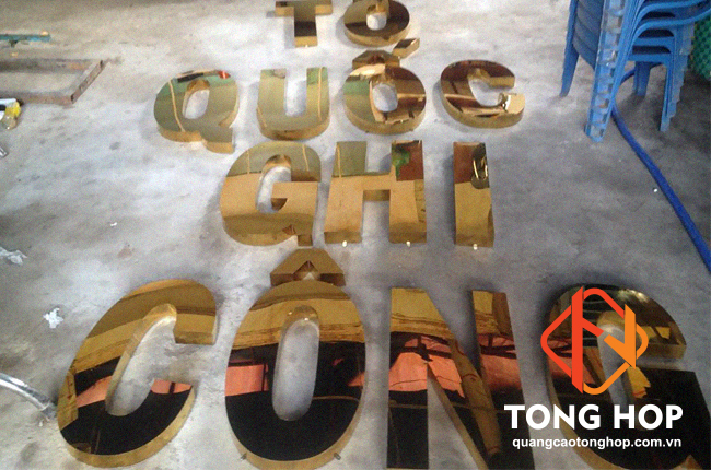 chu inox vang to quoc ghi cong