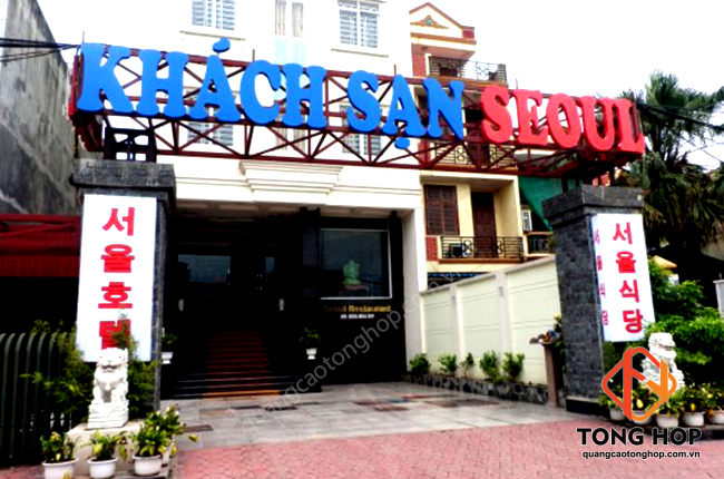 bang hiệu khách sạn chữ nổi mica