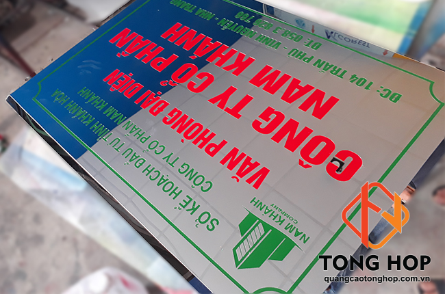 bang ten cong ty bang inox trang guong an mon