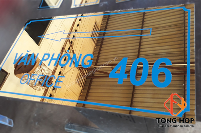 bang bien ten phong ban an mon tren inox