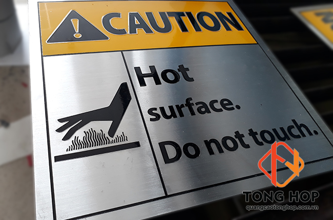 bien bao bang inox xuoc an mon