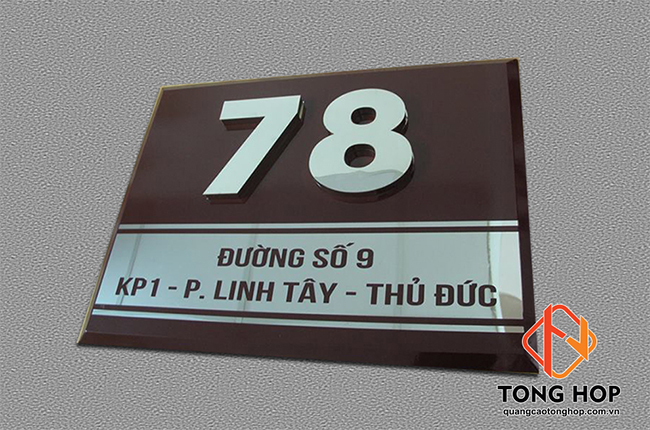 gia cong bien so nha inox an mon