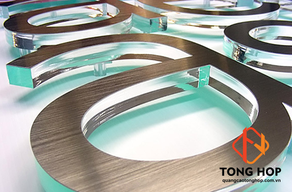 chu inox trang xuoc dan mica dep