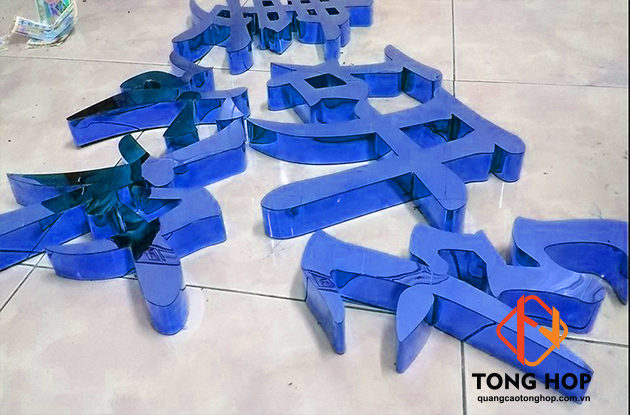 gia cong chu tau bang inox xanh