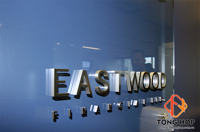 chu inox trang xuoc quya le tan dep