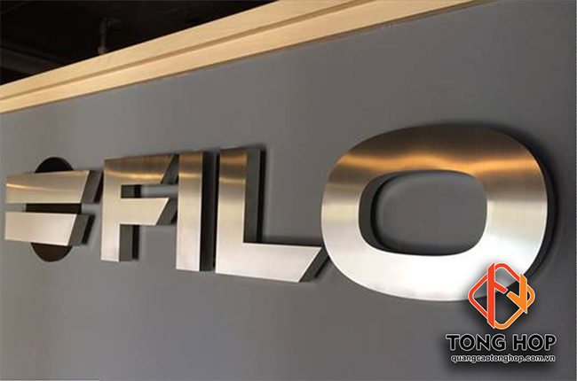 chu inox trang xuoc quay le tan gia tot