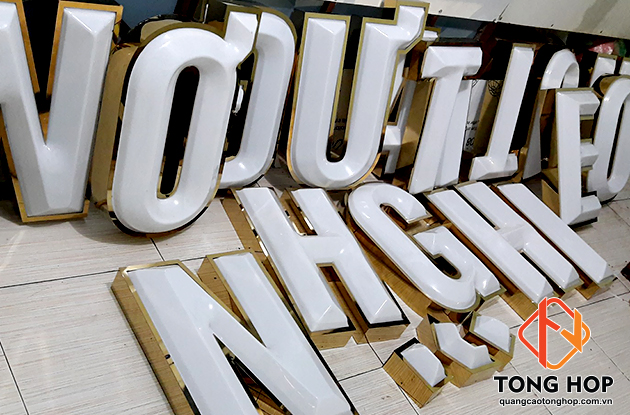 chu mica hut noi long inox vang dep