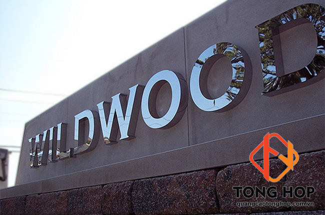 da hoa cuong gan chu inox trang dep