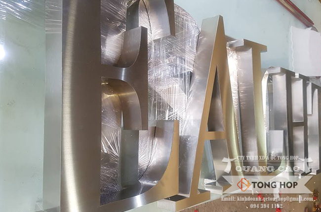 gia cong chu inox xuoc quan 7