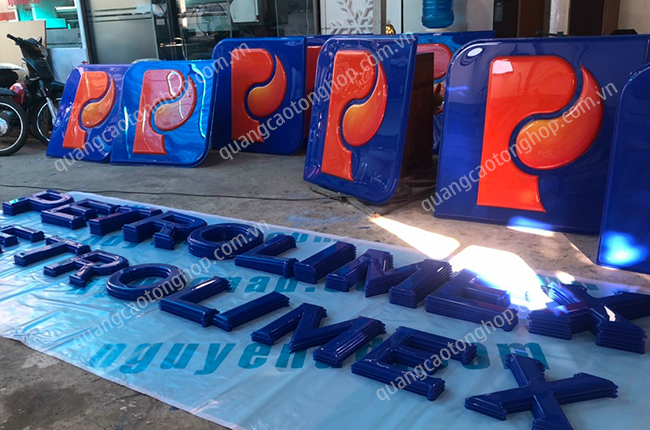 gia công chữ mica petrolimex hút nổi