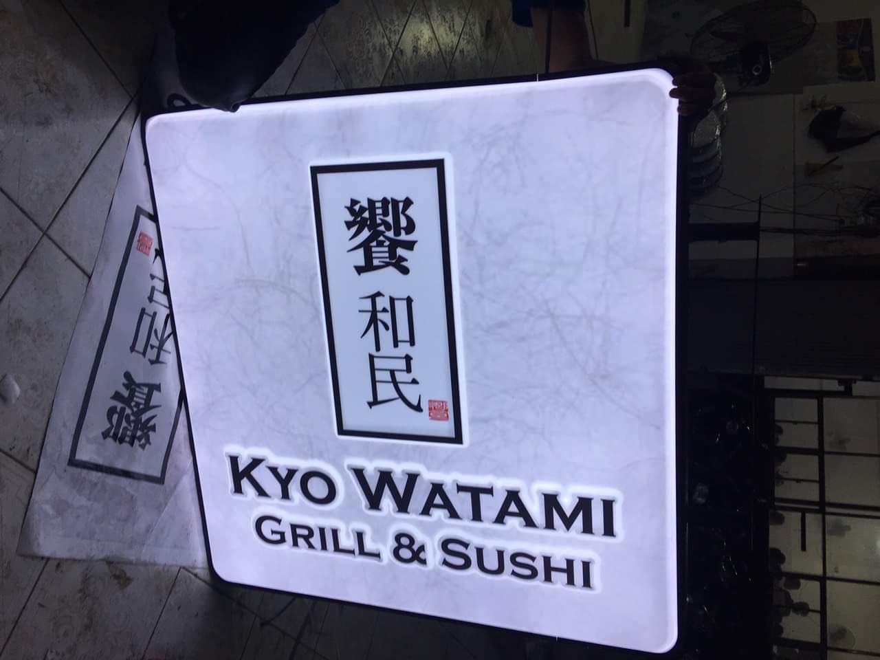 gia công hộp đèn mica hút nổi 2 tầng tại thủ đức