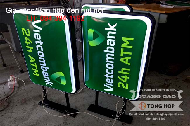 gia công hộp đèn mica hút nổi ngân hàng vietcomebank