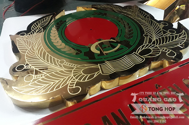 Gia công logo bộ công an ăn mòn trên inox vàng đồng