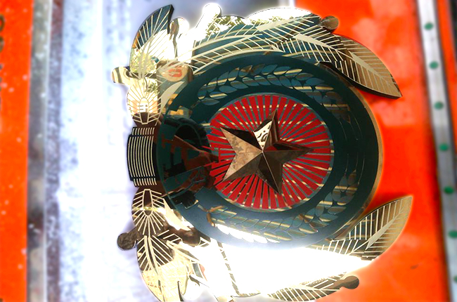 logo cong an an mon tren inox vang dep