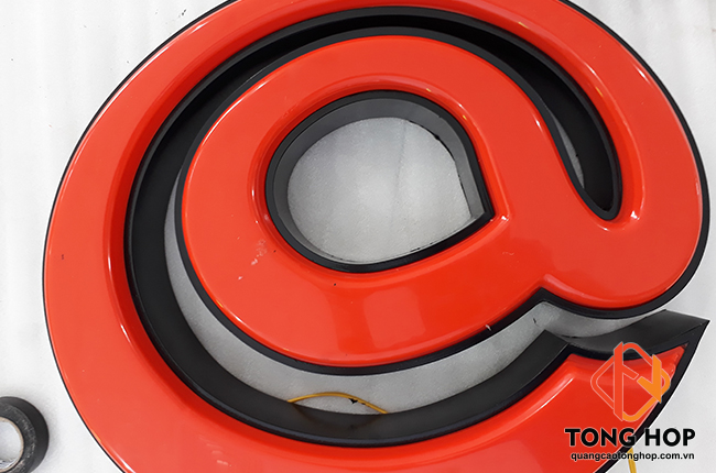 mau chu inox son long mica dep cho bang hieu quang cao