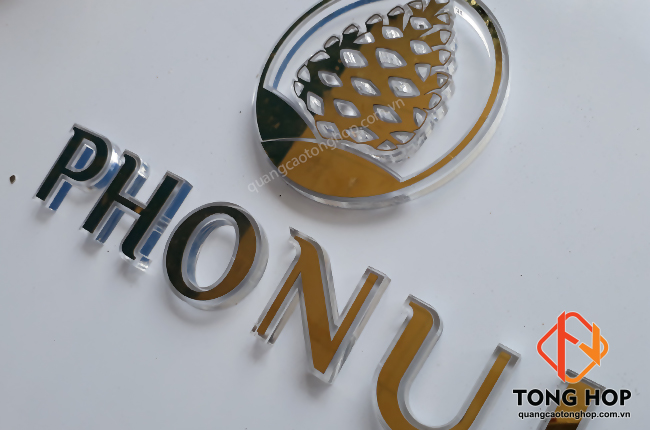 mẫu chữ inox vàng dán trên đế mica trong đẹp