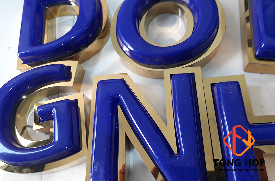 mau chu noi inox vang long mica dep