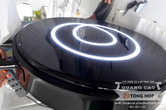 5 mẫu hộp đèn mica hút nổi gắn led đẹp cho bảng hiệu quảng cáo