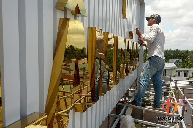 thi cong bien tiem vang dep